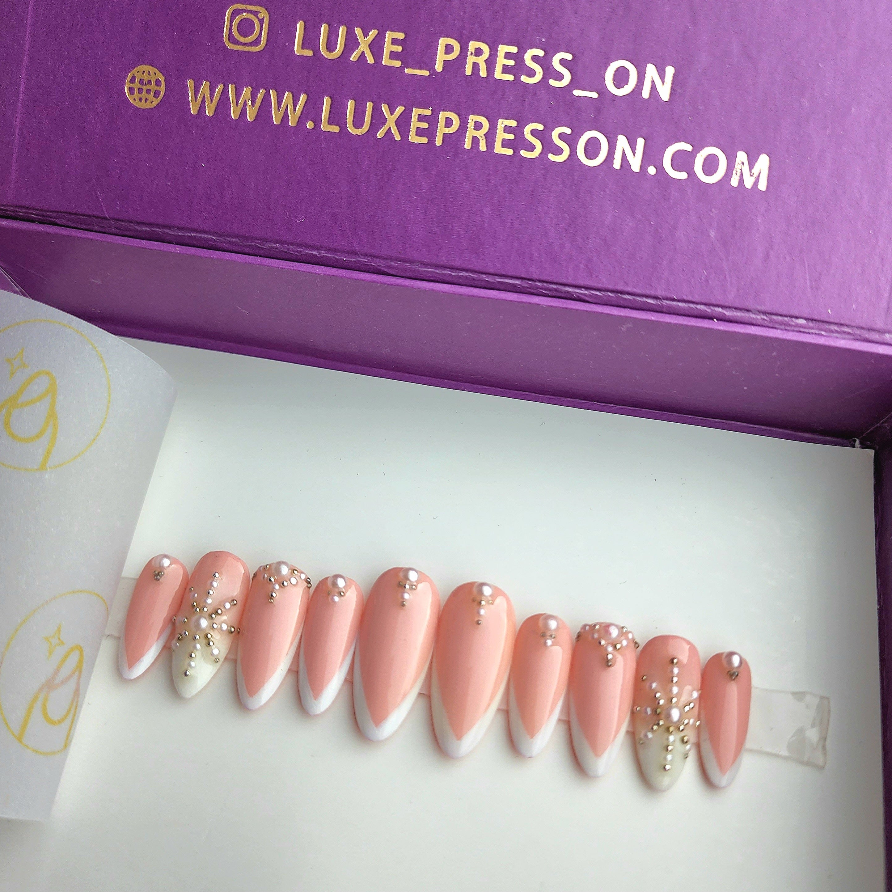 Pearly Snowflake Tips