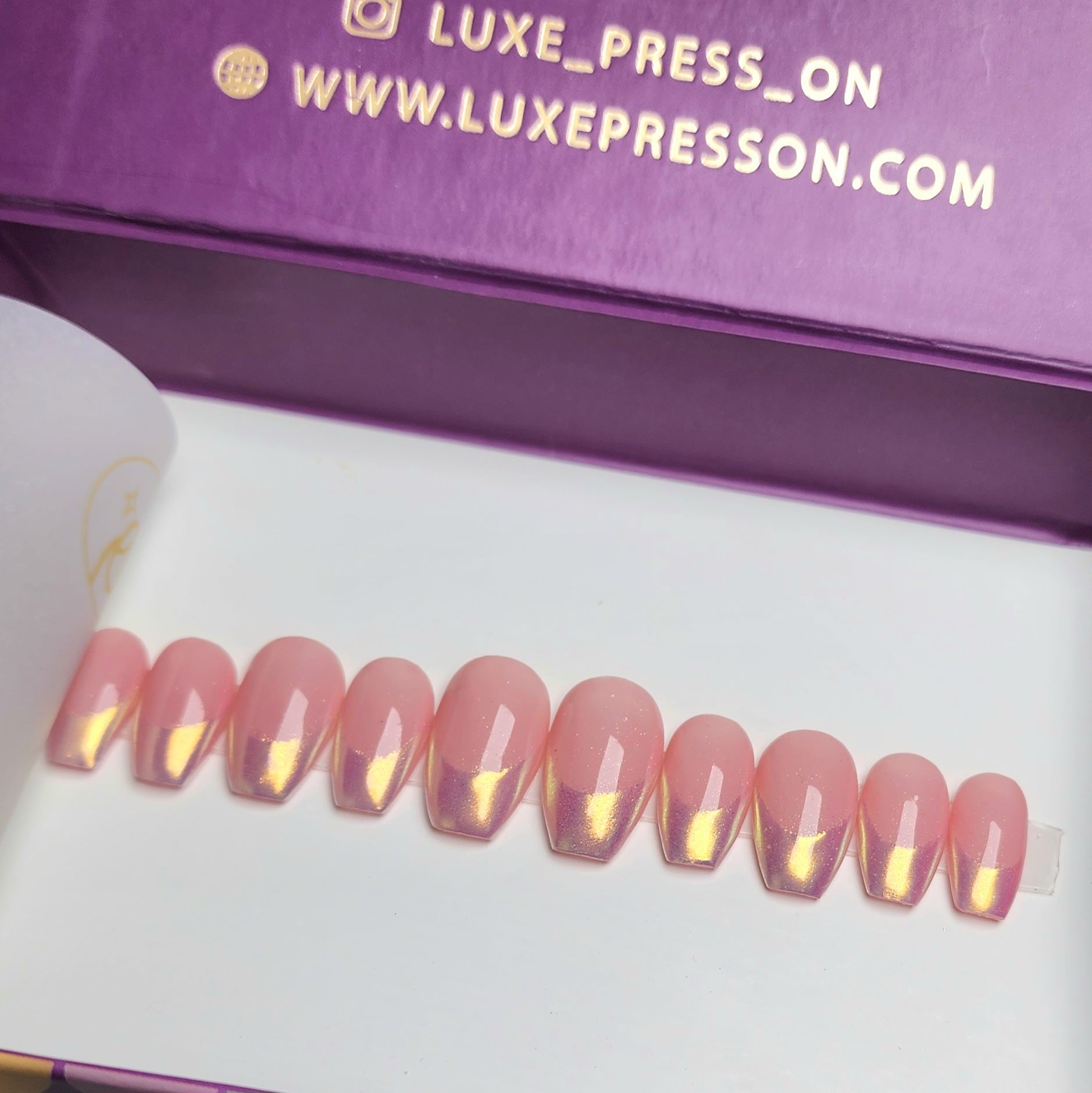 Iridescent chrome French tips