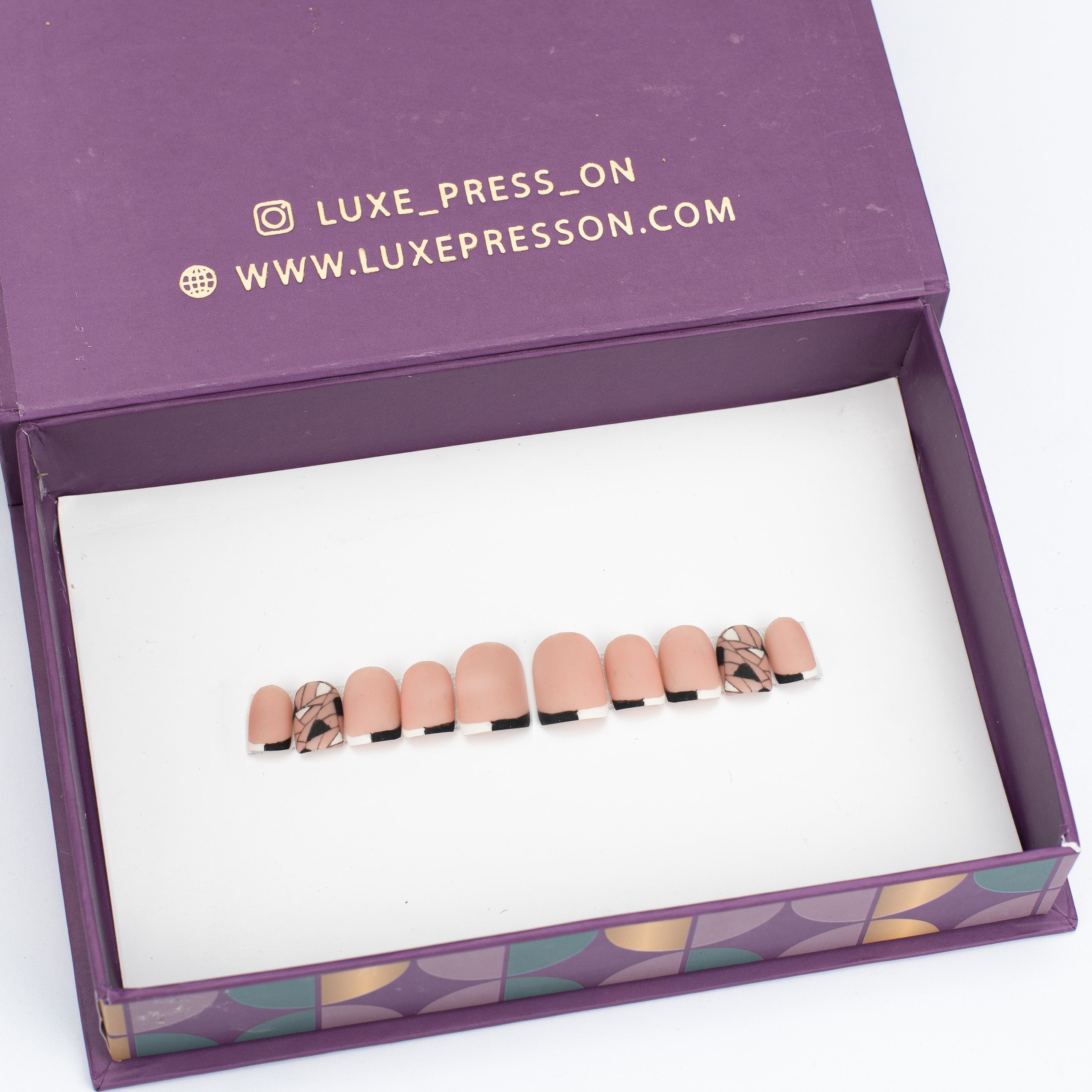 Monochrome line french